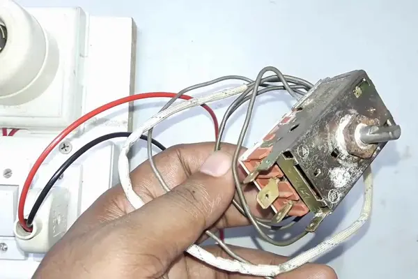 تعمیر ترموستات یخچال: مراحل و نکات مهم