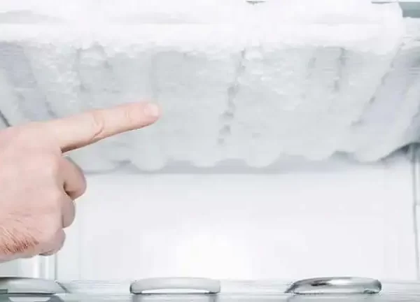 دلایل یخ‌زدگی اواپراتور یخچال و راه‌حل آن